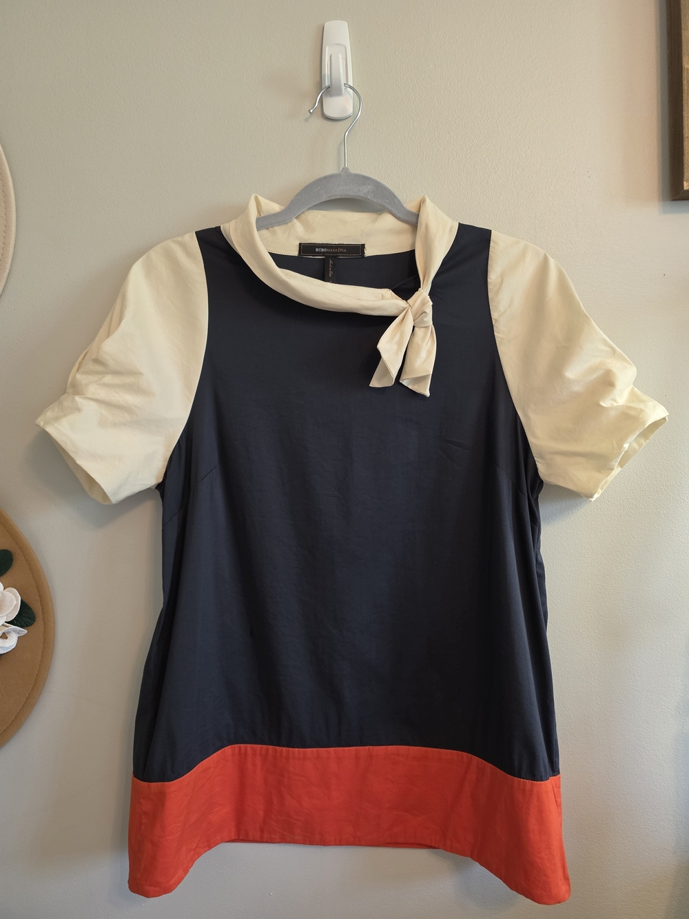 BCBGMaxAzria Navy, Cream & Red Short Sleeve Tie-Neck Top